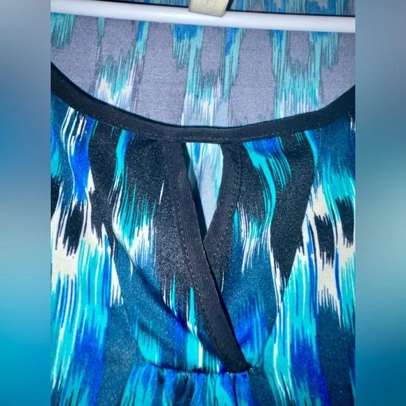 PerSeption Concept Abstract Top - Blue/Green/White/Black - Size Large - Picture 5 of 11